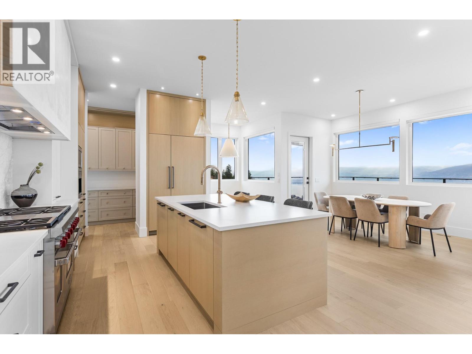 1359 Vineyard Drive, West Kelowna, BC - Indoor