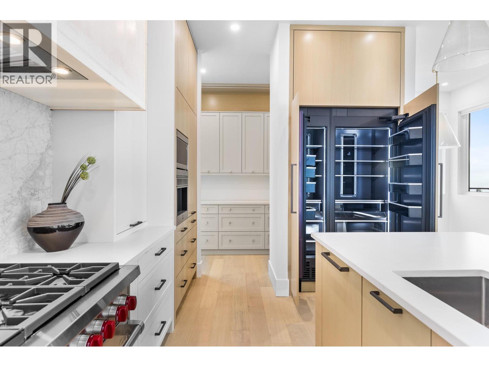 1359 Vineyard Drive, West Kelowna, BC - Indoor Photo Showing Kitchen