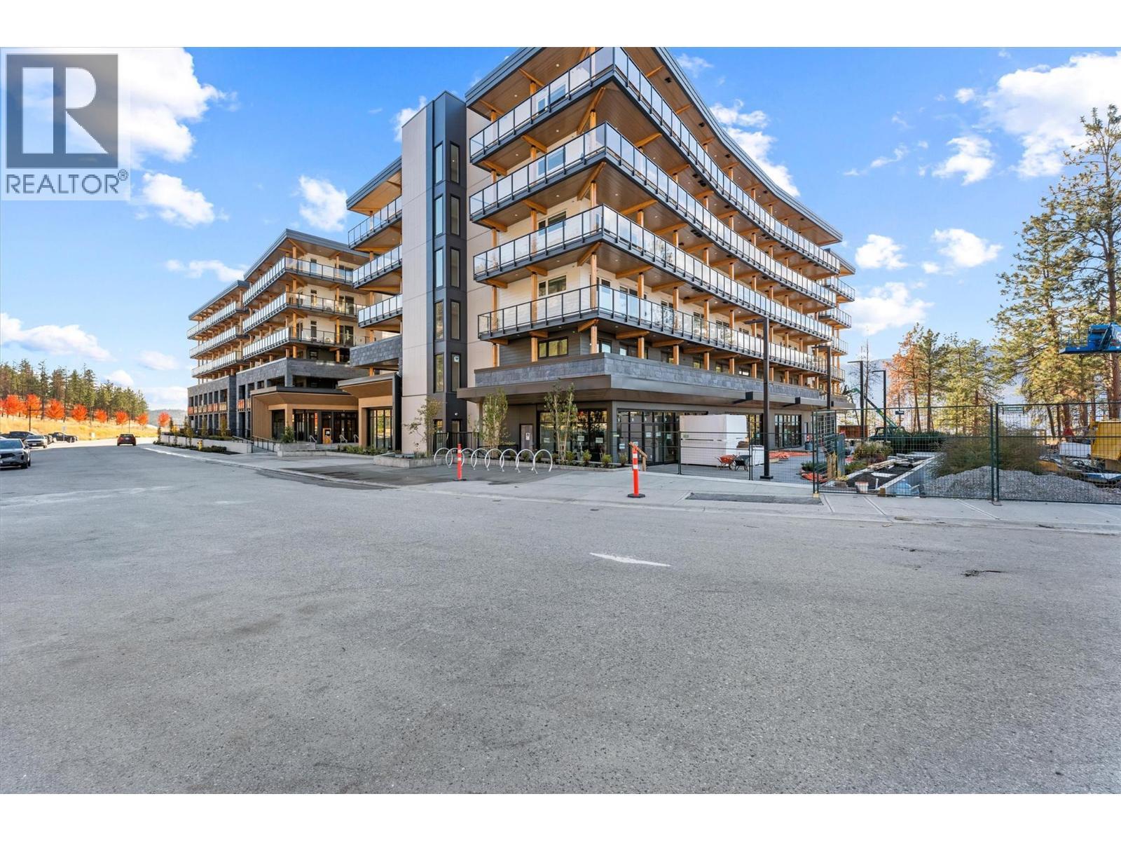 9654 Benchland Road Unit# 202, Lake Country, BC - Outdoor