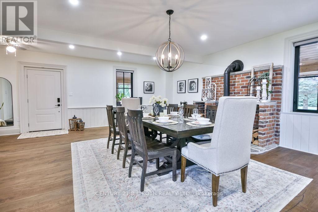 1803 Old Second Road N, Springwater, ON - Indoor Photo Showing Dining Room