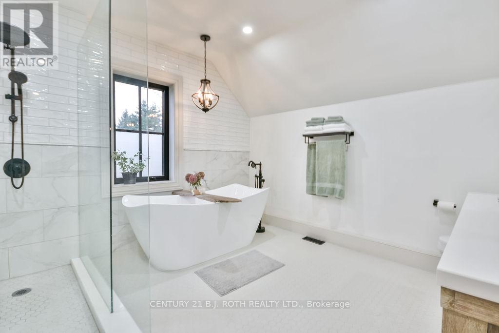 1803 Old Second Road N, Springwater, ON - Indoor Photo Showing Bathroom
