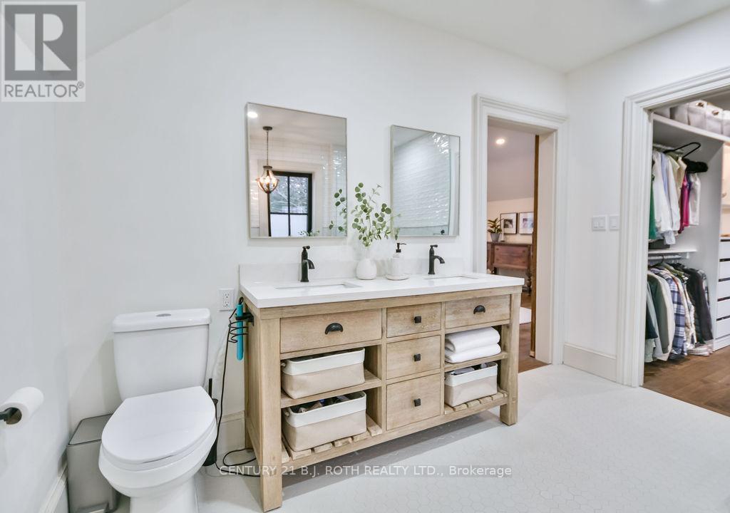 1803 Old Second Road N, Springwater, ON - Indoor Photo Showing Bathroom