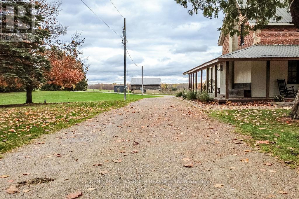 1803 Old Second Road N, Springwater, ON - Outdoor