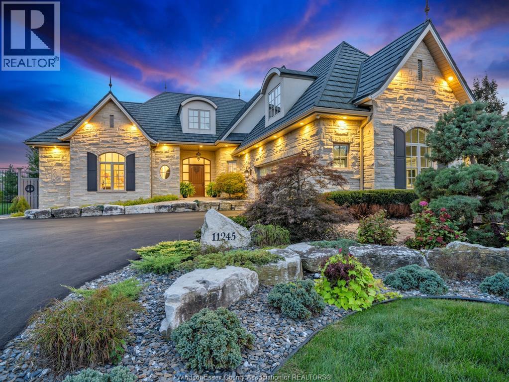 11245 Riverside Drive, Windsor, ON - Outdoor