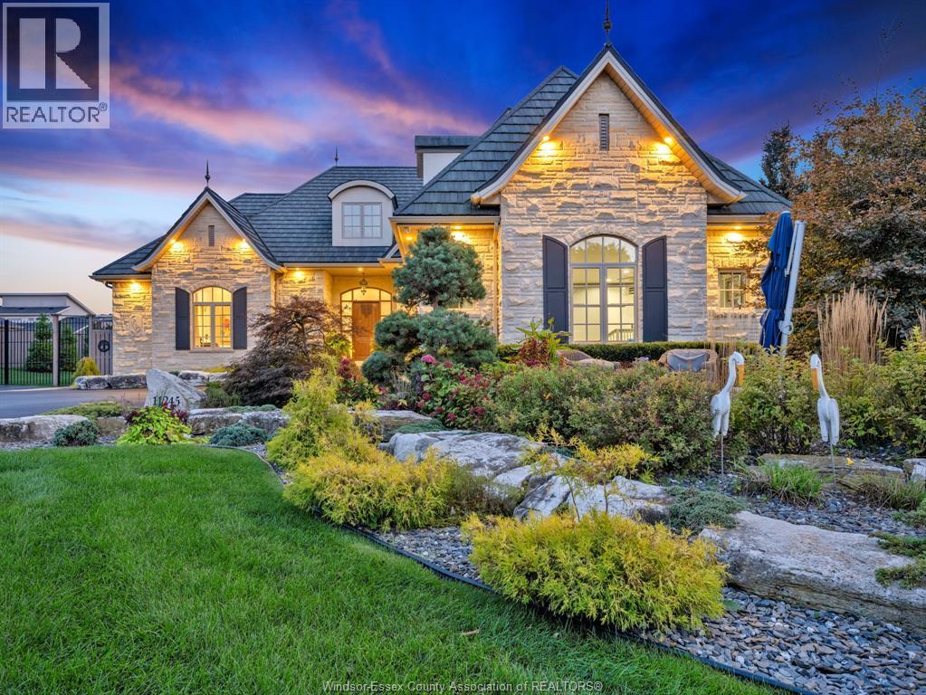 11245 Riverside Drive, Windsor, ON - Outdoor