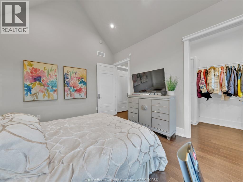 11245 Riverside Drive, Windsor, ON - Indoor Photo Showing Bedroom