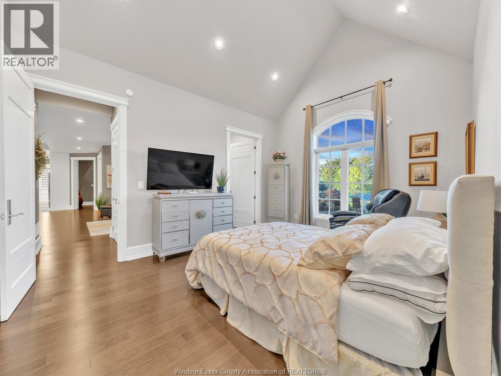 11245 Riverside Drive, Windsor, ON - Indoor Photo Showing Bedroom