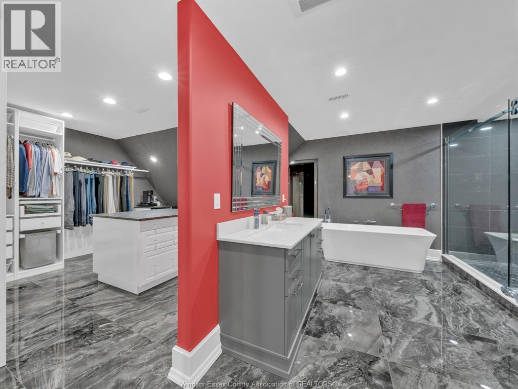 11245 Riverside Drive, Windsor, ON - Indoor