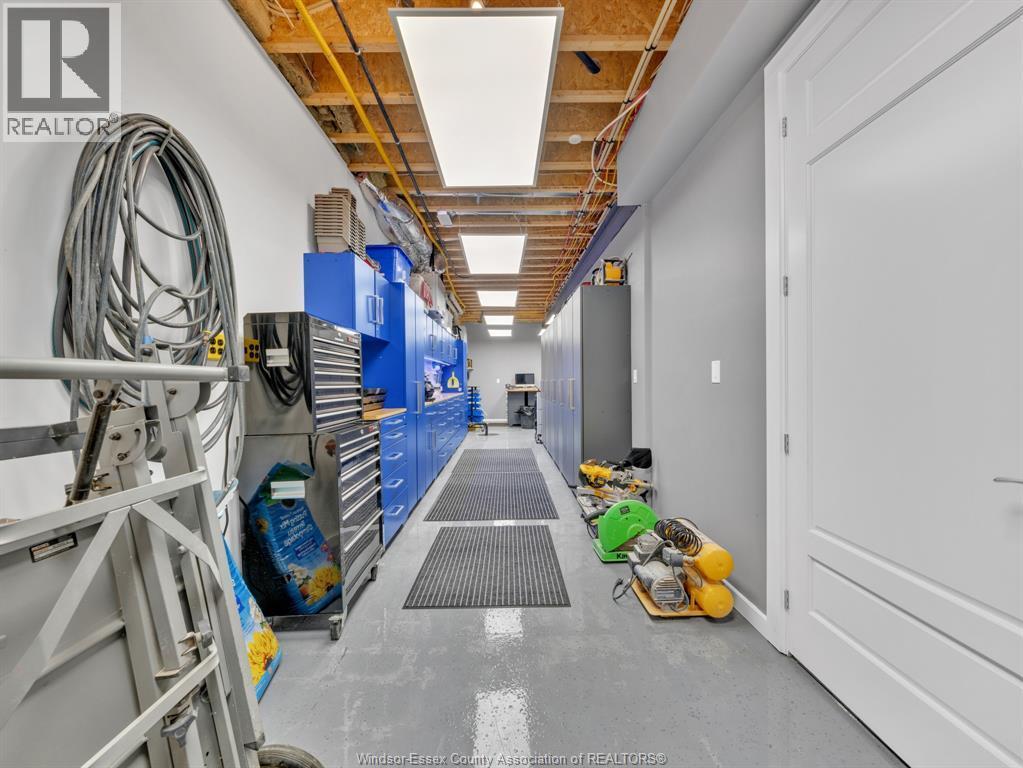 11245 Riverside Drive, Windsor, ON - Indoor Photo Showing Other Room