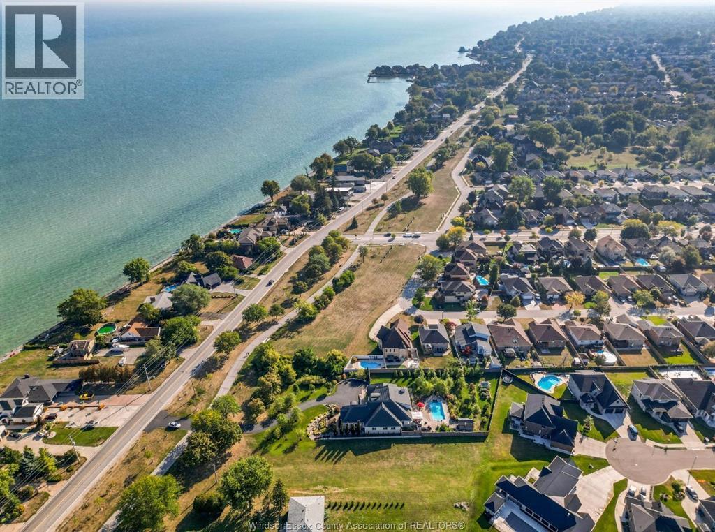 11245 Riverside Drive, Windsor, ON - Outdoor With Body Of Water With View