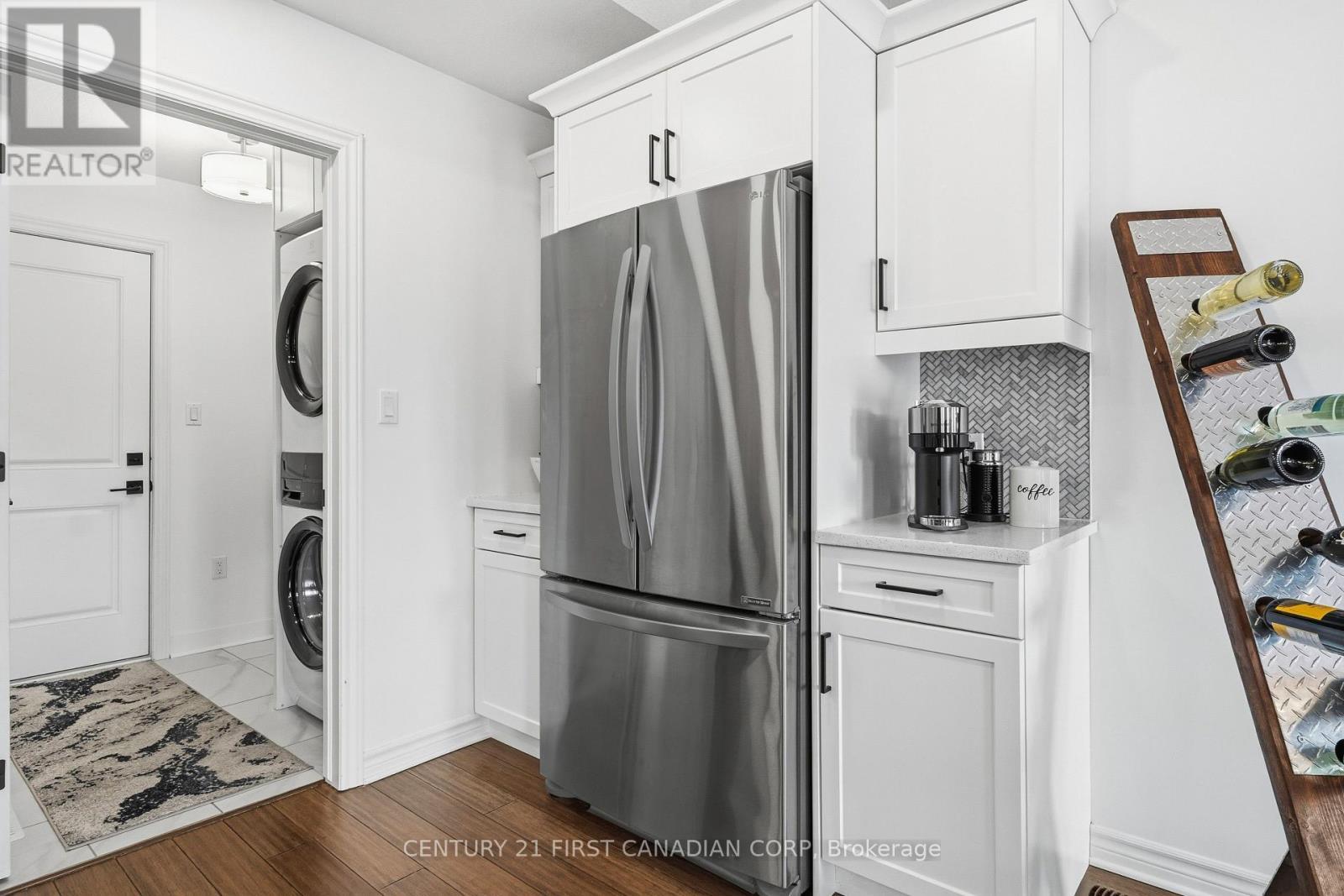 191 Gilmour Drive, Lucan Biddulph (Lucan), ON - Indoor Photo Showing Laundry Room