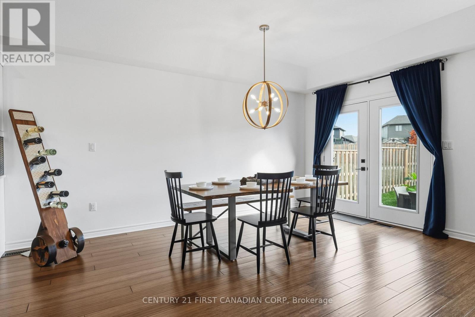 191 Gilmour Drive, Lucan Biddulph (Lucan), ON - Indoor Photo Showing Dining Room