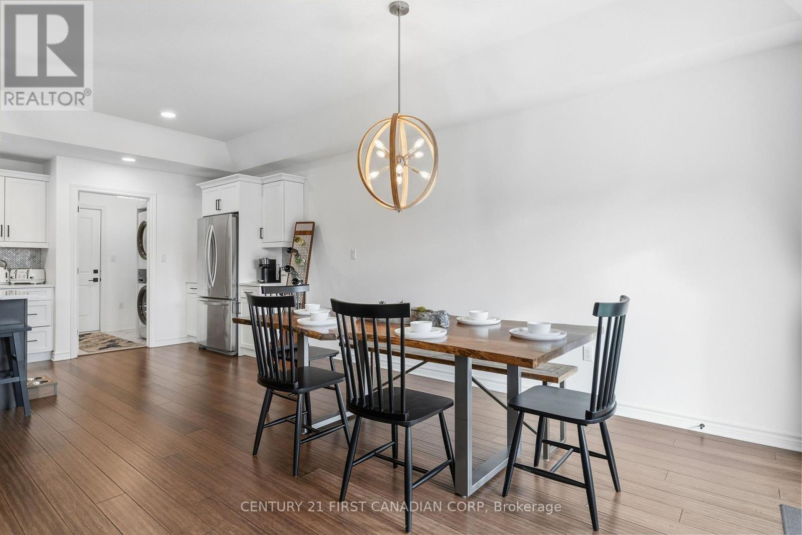 191 Gilmour Drive, Lucan Biddulph (Lucan), ON - Indoor Photo Showing Dining Room