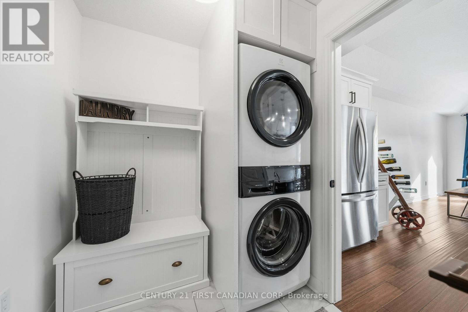 191 Gilmour Drive, Lucan Biddulph (Lucan), ON - Indoor Photo Showing Laundry Room
