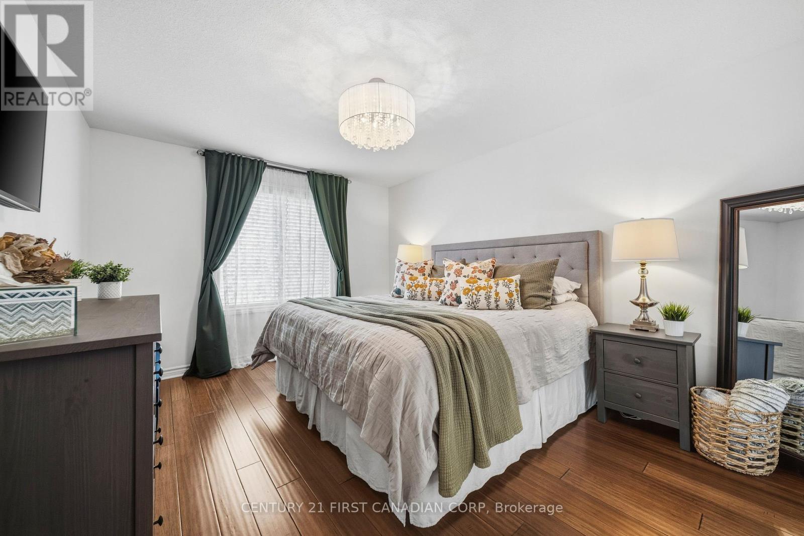 191 Gilmour Drive, Lucan Biddulph (Lucan), ON - Indoor Photo Showing Bedroom