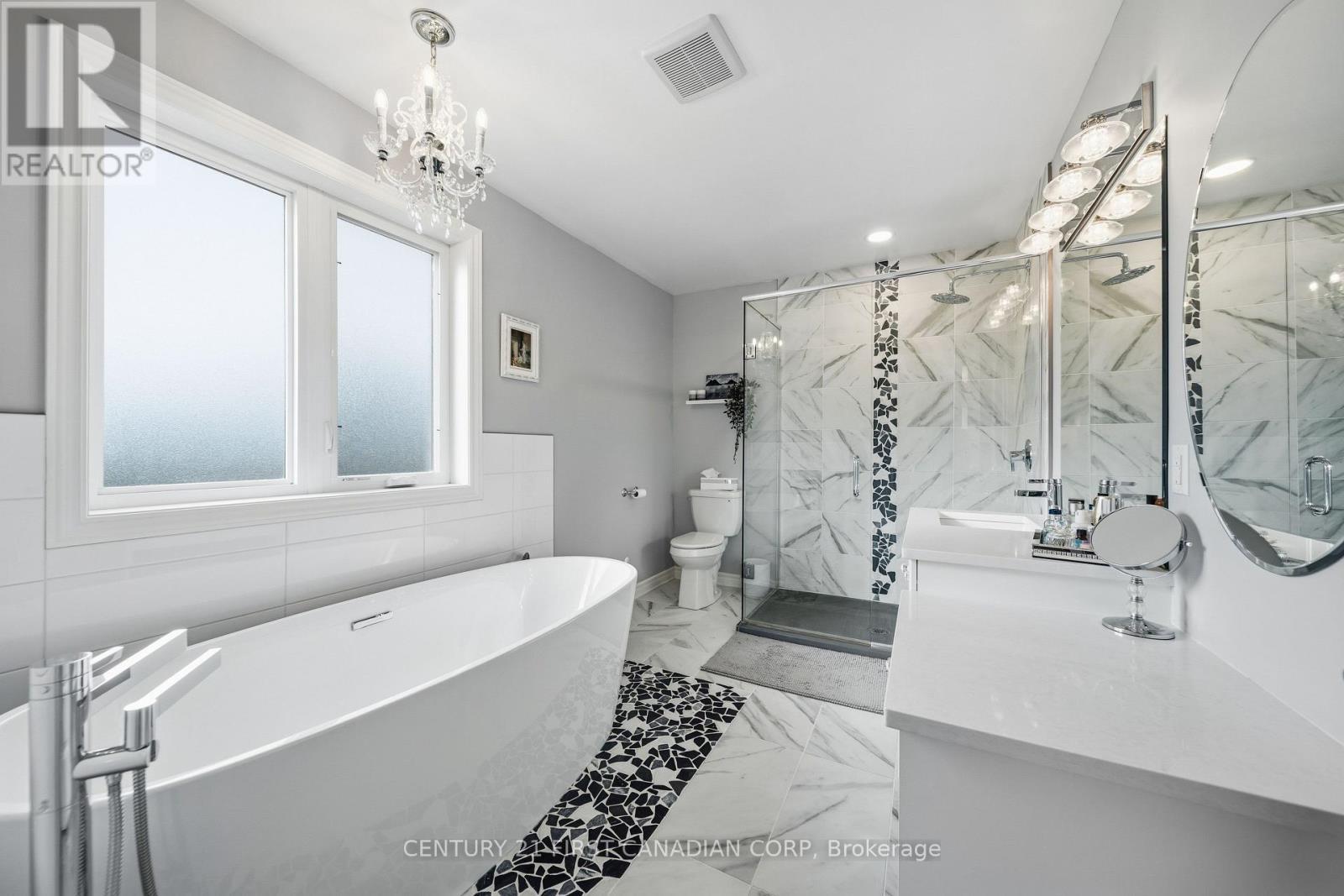191 Gilmour Drive, Lucan Biddulph (Lucan), ON - Indoor Photo Showing Bathroom