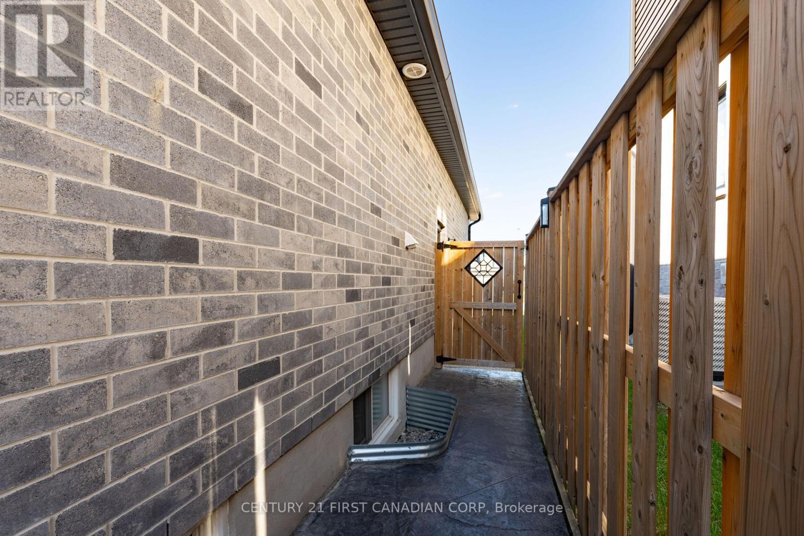 191 Gilmour Drive, Lucan Biddulph (Lucan), ON - Indoor Photo Showing Other Room