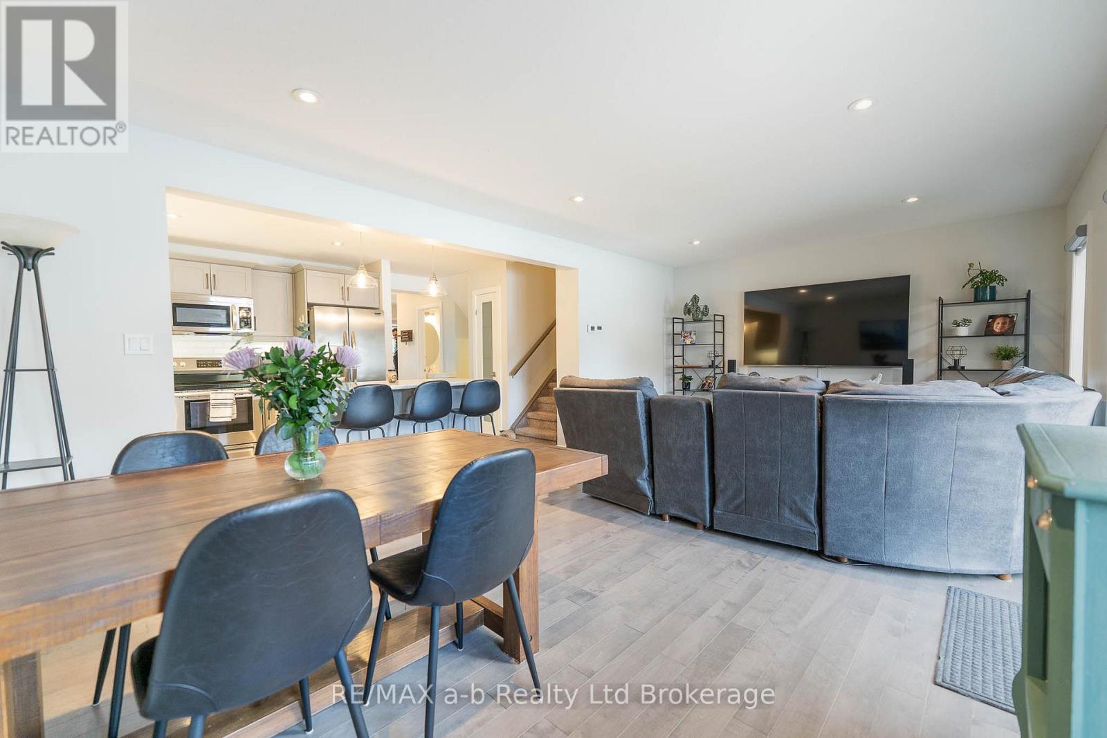 109 Denrich Avenue, Tillsonburg, ON - Indoor