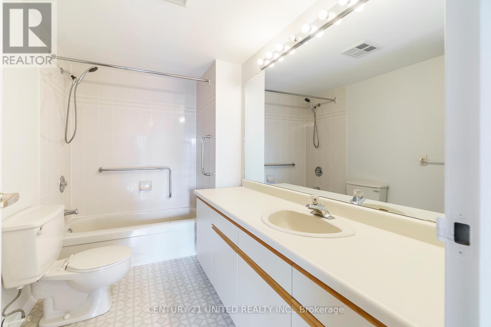 208 - 40 Auburn Street, Peterborough (Ashburnham Ward 4), ON - Indoor Photo Showing Bathroom