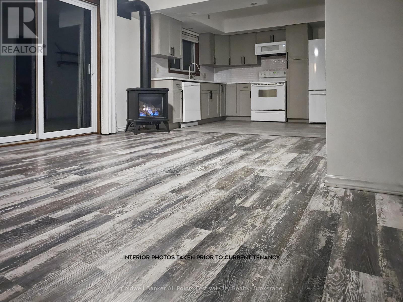 157 Albert Street, Central Huron (Clinton), ON - Indoor Photo Showing Kitchen