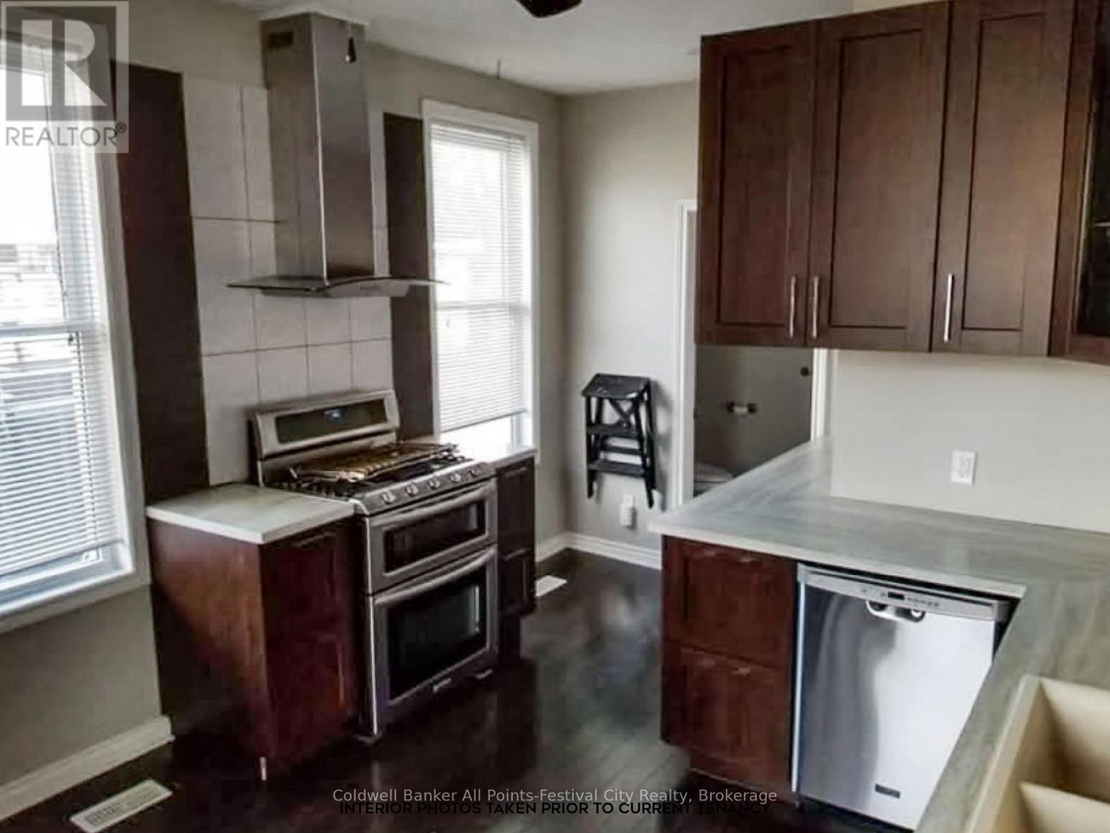 157 Albert Street, Central Huron (Clinton), ON - Indoor Photo Showing Kitchen