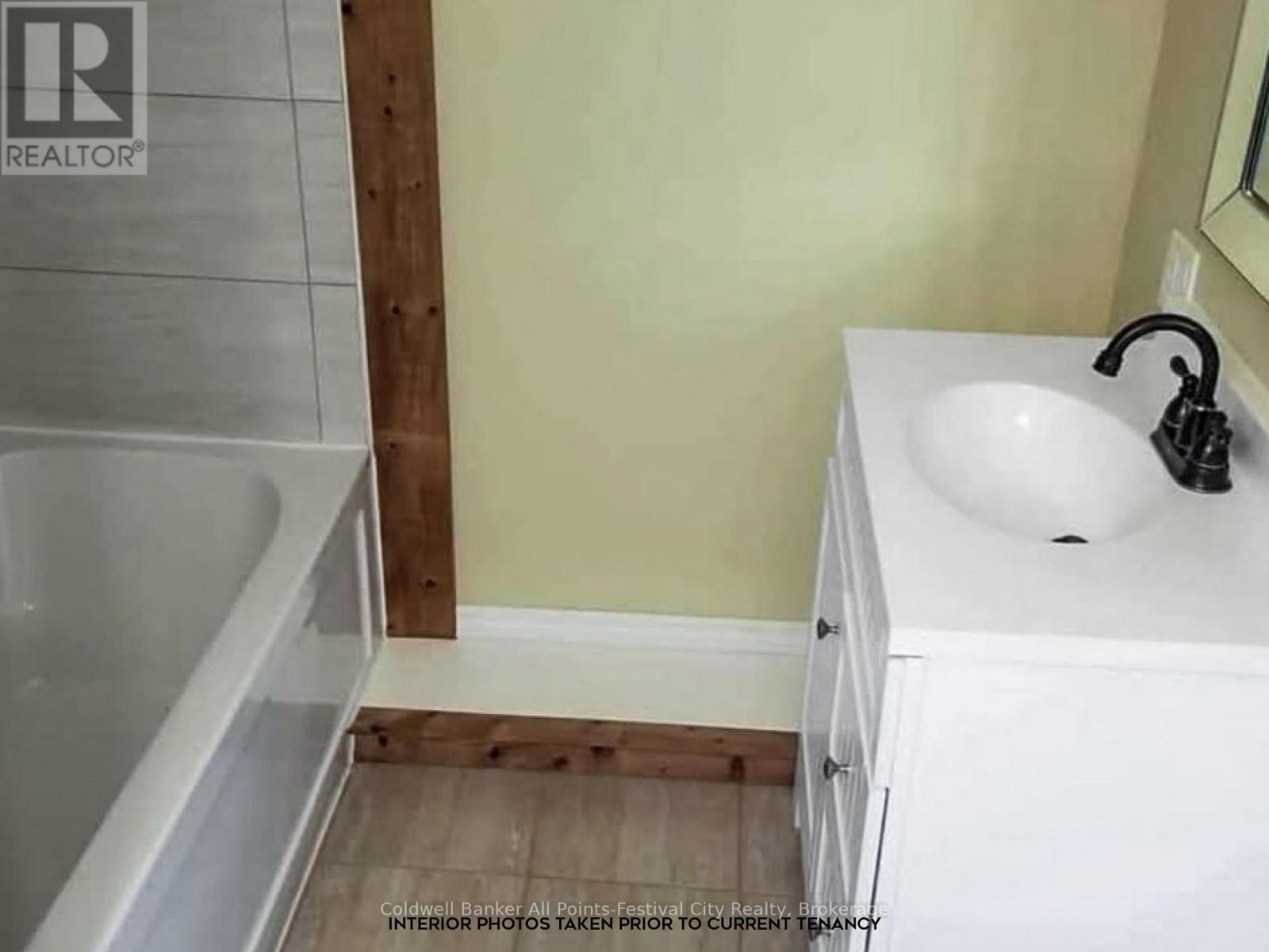 157 Albert Street, Central Huron (Clinton), ON - Indoor Photo Showing Bathroom