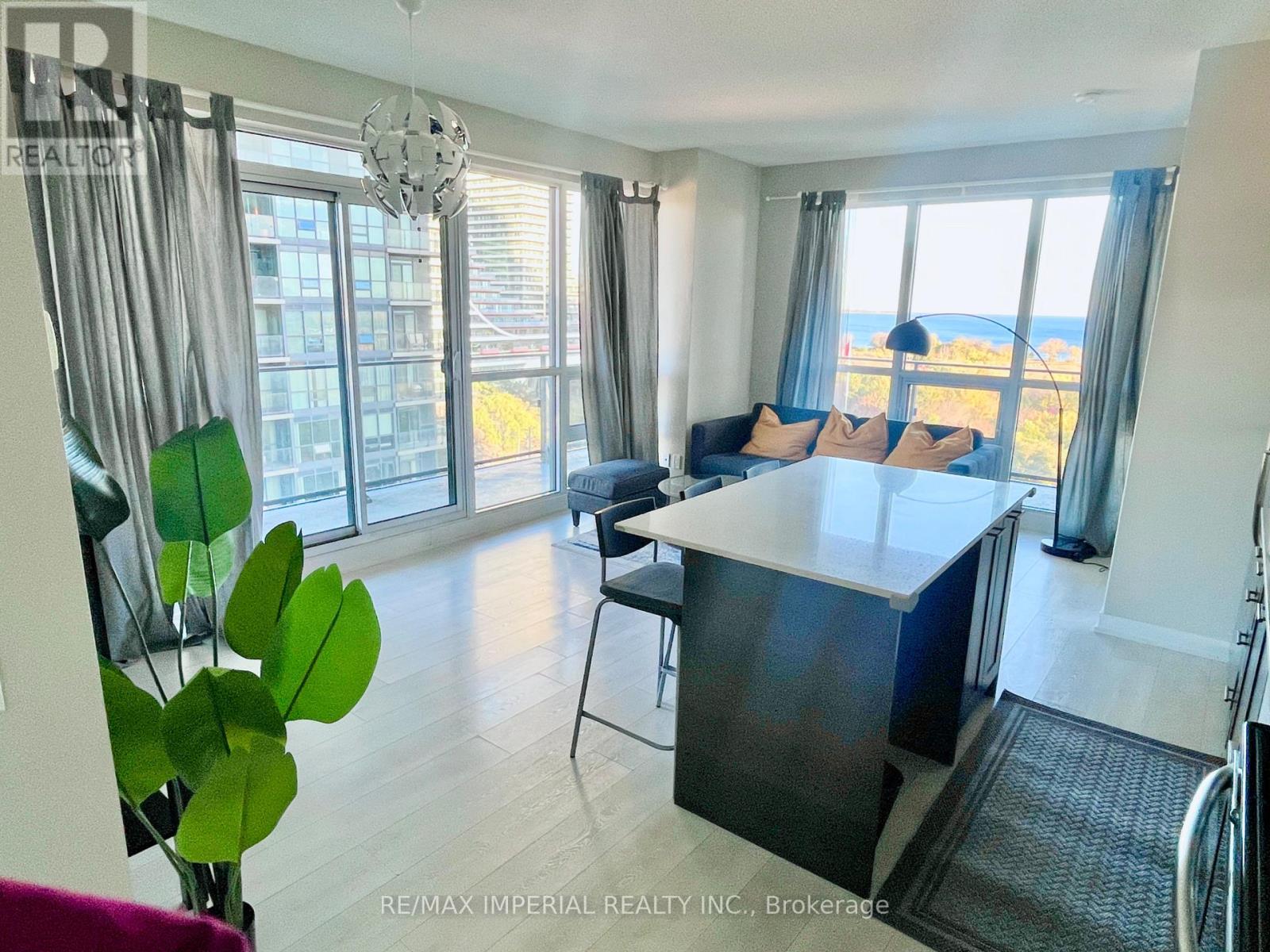 1201 - 2212 Lake Shore Boulevard W, Toronto, ON - Indoor