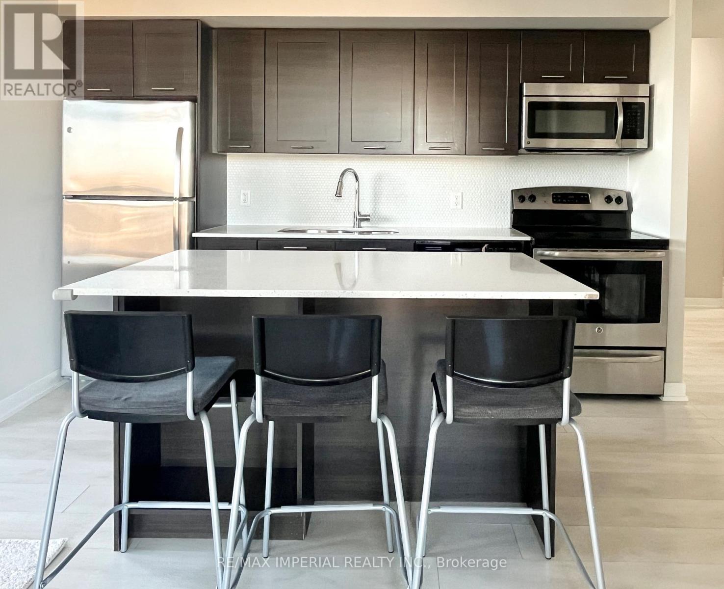 1201 - 2212 Lake Shore Boulevard W, Toronto, ON - Indoor Photo Showing Kitchen With Upgraded Kitchen