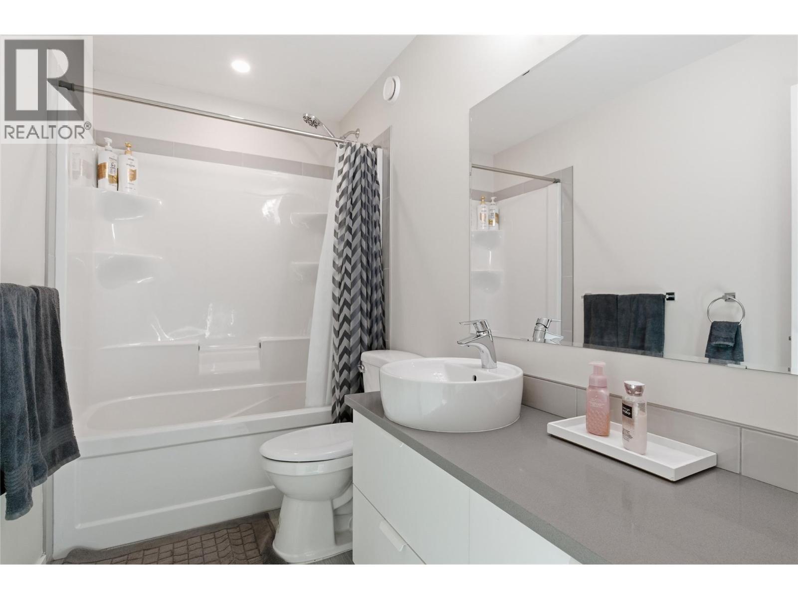 5995 Oliver Landing Crescent Unit# 4, Oliver, BC - Indoor Photo Showing Bathroom