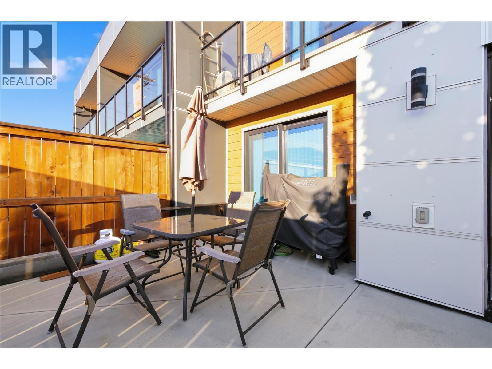 5995 Oliver Landing Crescent Unit# 4, Oliver, BC - Outdoor With Deck Patio Veranda With Exterior
