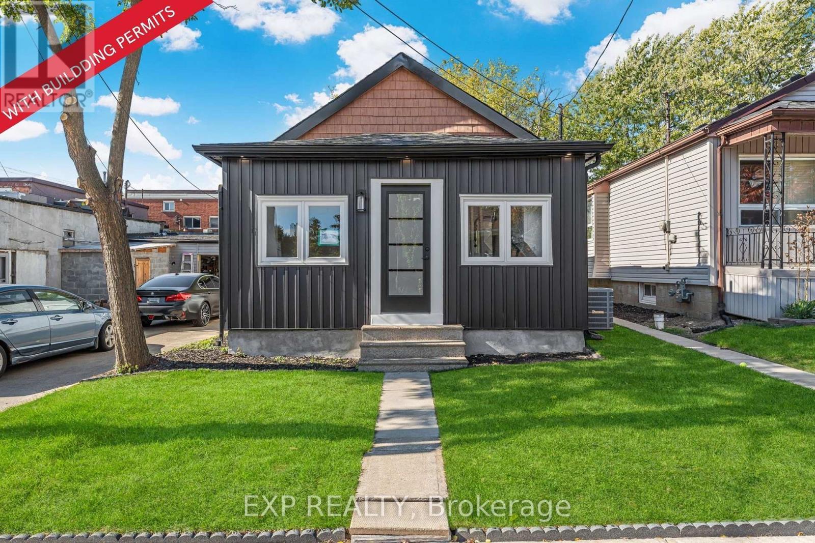 56 East 34Th Street, Hamilton, ON - Outdoor