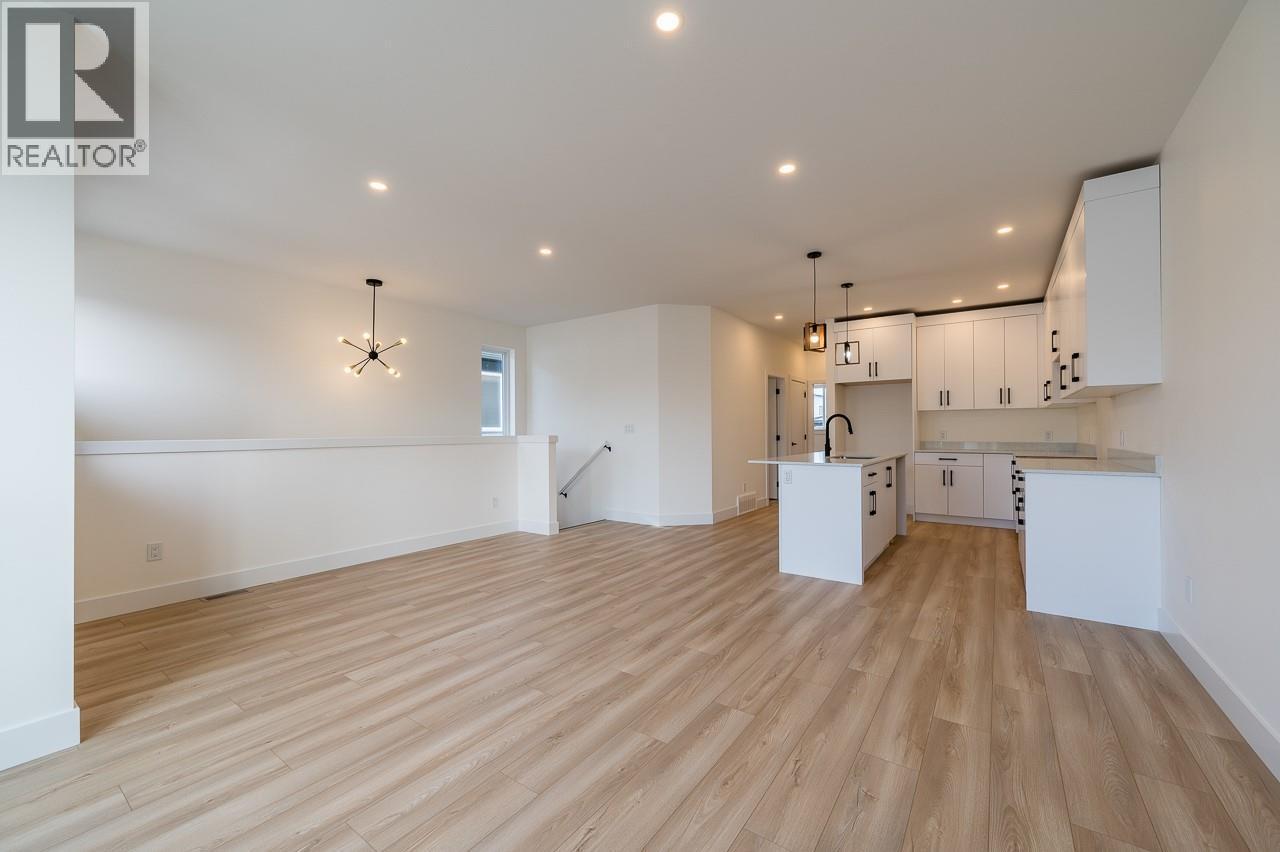 2648 Tranquille Road Unit# 112, Kamloops, BC - Indoor Photo Showing Kitchen