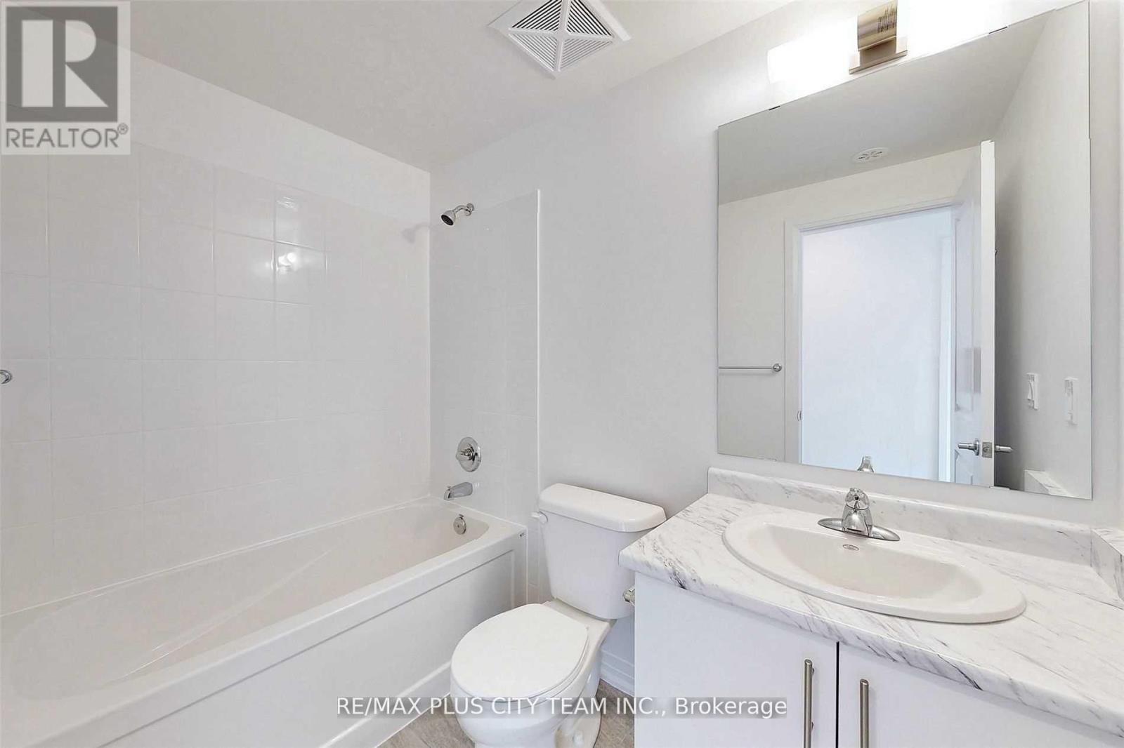 511 - 2635 William Jackson Drive, Pickering, ON - Indoor Photo Showing Bathroom