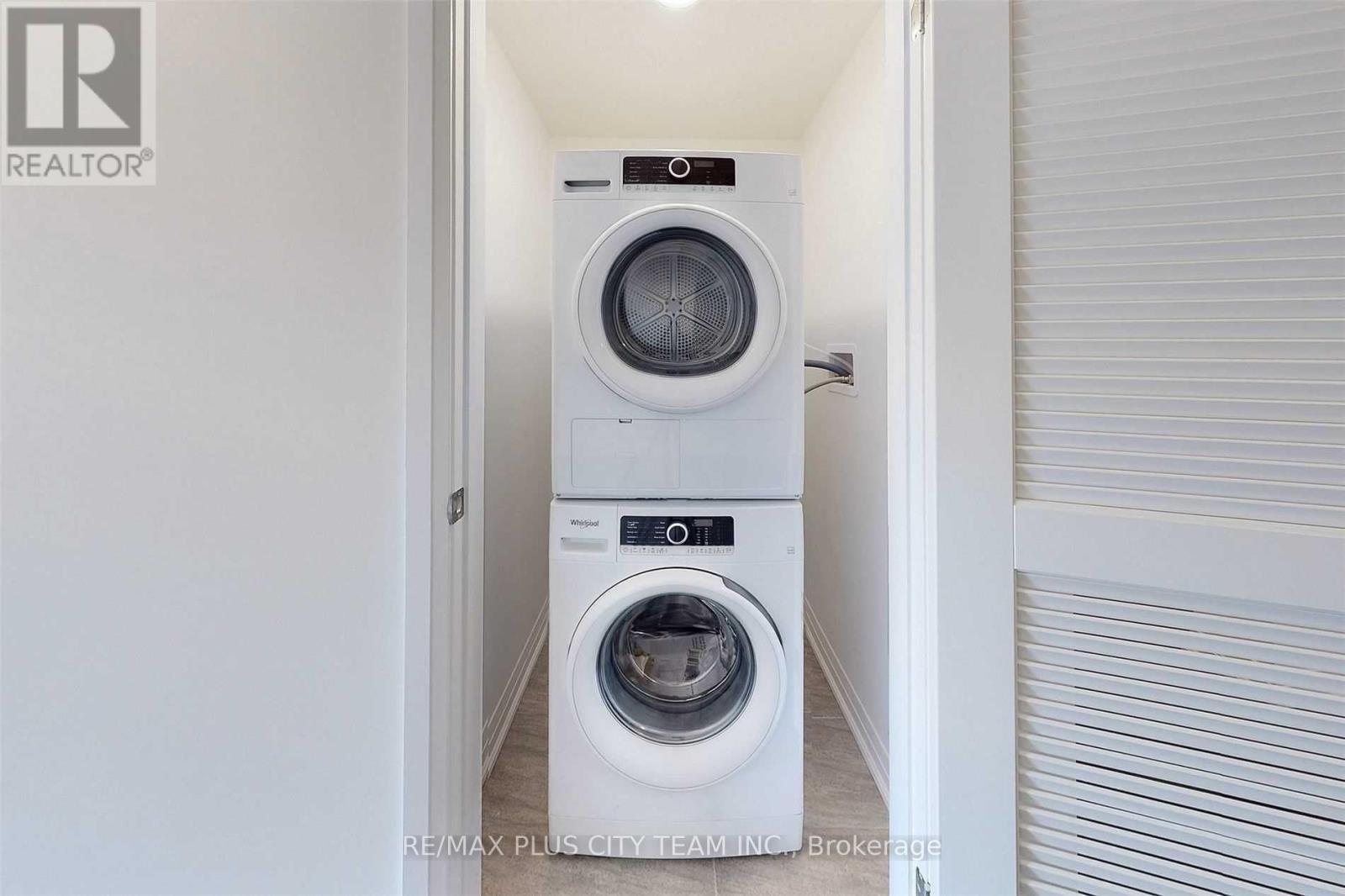 511 - 2635 William Jackson Drive, Pickering, ON - Indoor Photo Showing Laundry Room