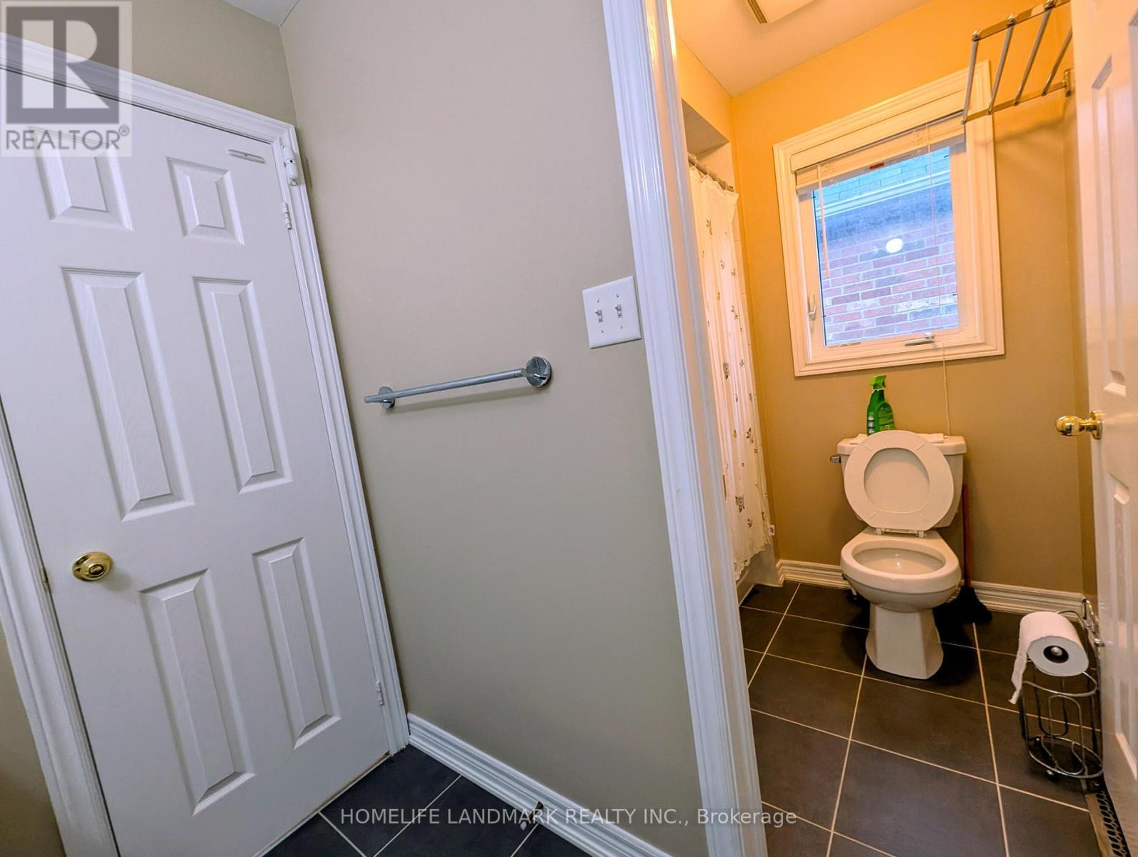 75 Pointon Street, Aurora, ON - Indoor Photo Showing Bathroom