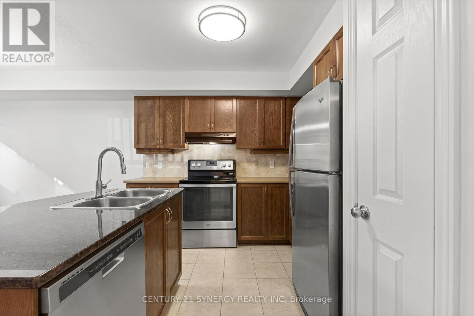 2 - 38 Barnstone Drive, Ottawa, ON - Indoor Photo Showing Kitchen With Stainless Steel Kitchen With Double Sink