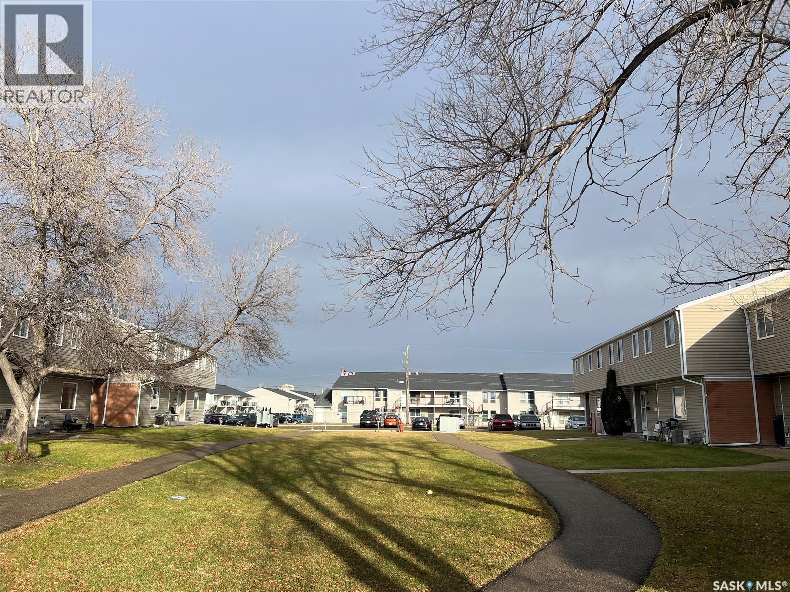 4036 Castle Road, Regina, SK - Outdoor