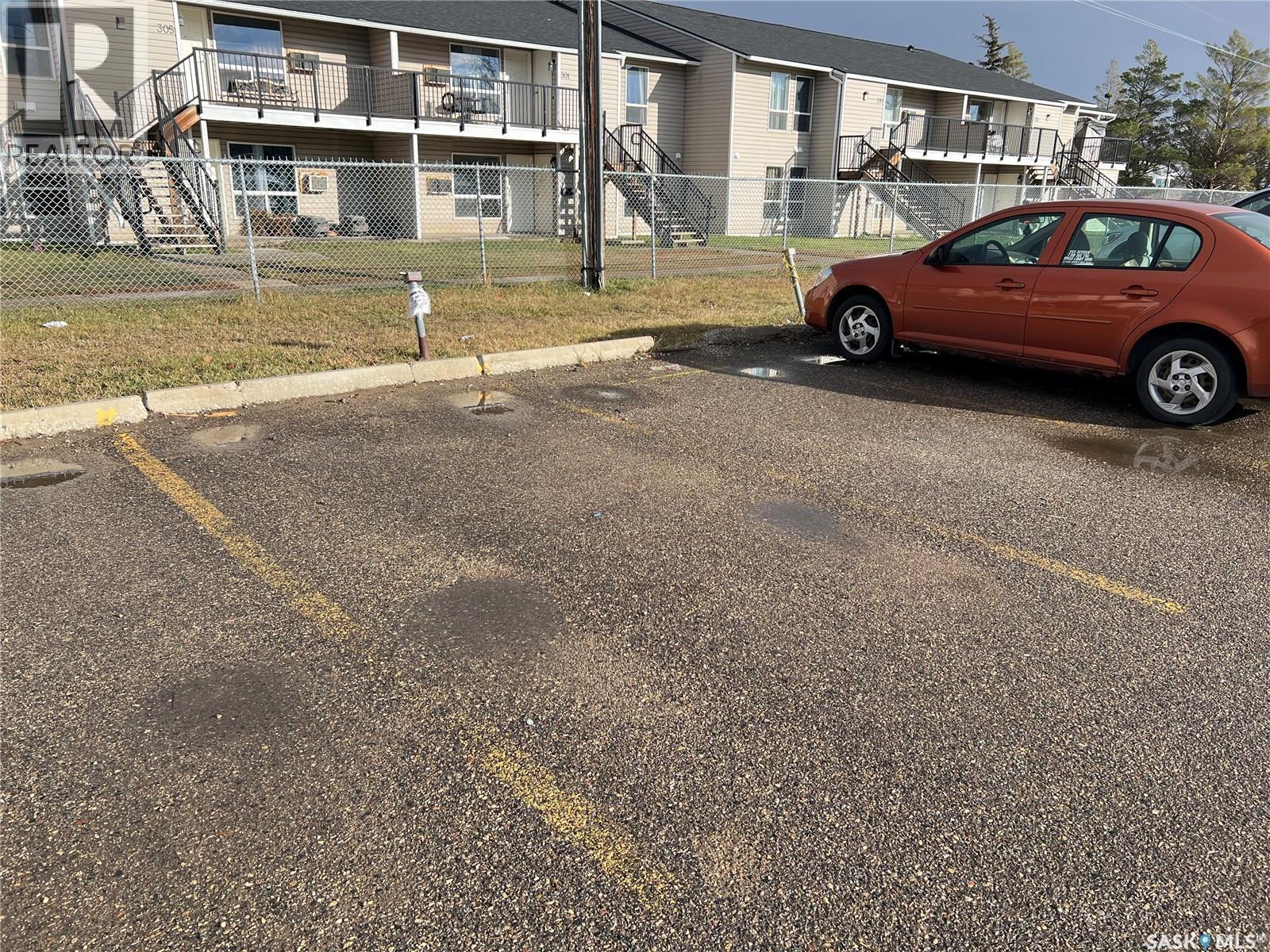 4036 Castle Road, Regina, SK - Outdoor