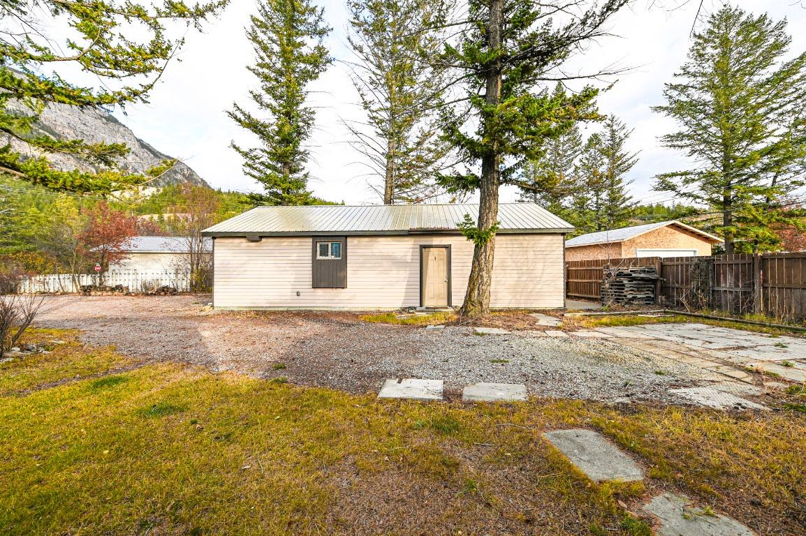 4982 Spruce Avenue, Canal Flats, BC
