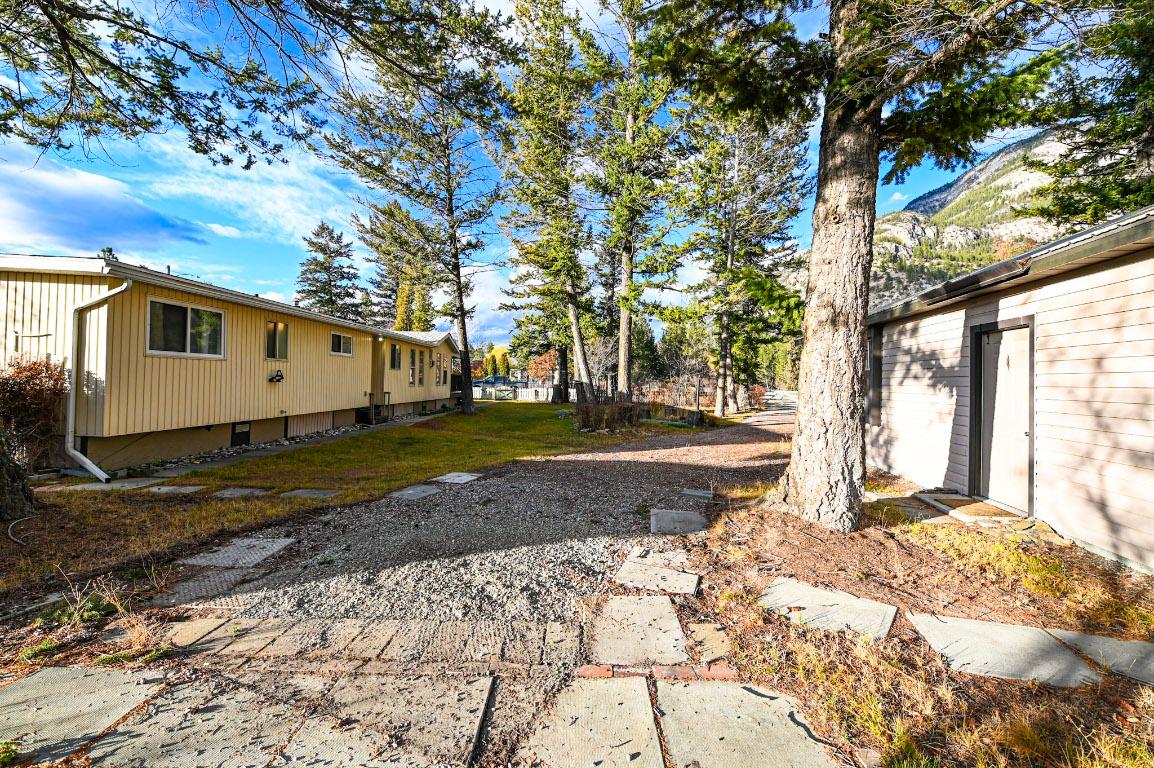 4982 Spruce Avenue, Canal Flats, BC