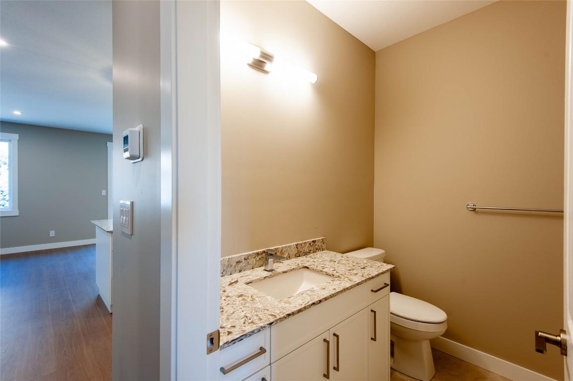 441 Poplar Drive, Logan Lake, BC - Indoor Photo Showing Bathroom