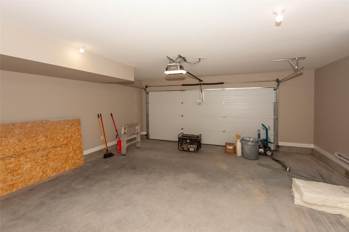 441 Poplar Drive, Logan Lake, BC - Indoor Photo Showing Garage