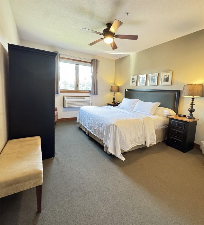 211D-200 Bighorn Boulevard, Radium Hot Springs, BC - Indoor Photo Showing Bedroom