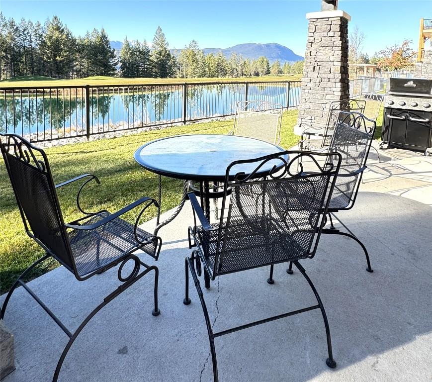 211D-200 Bighorn Boulevard, Radium Hot Springs, BC - Outdoor With In Ground Pool