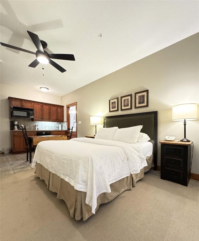 211D-200 Bighorn Boulevard, Radium Hot Springs, BC - Indoor Photo Showing Bedroom