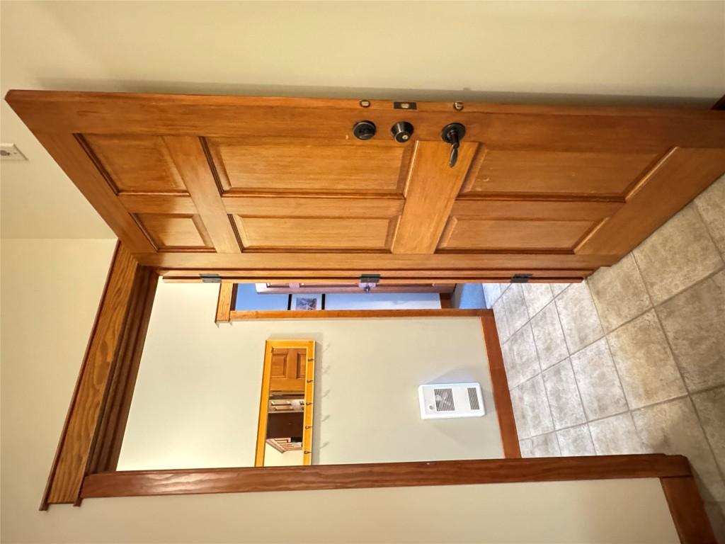 211D-200 Bighorn Boulevard, Radium Hot Springs, BC - Indoor Photo Showing Other Room