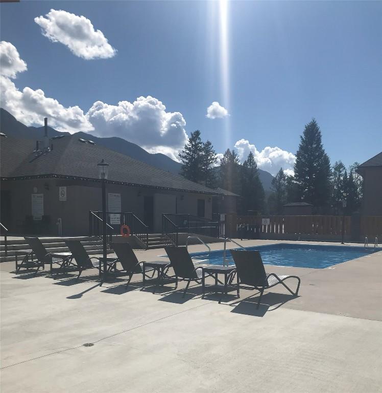 211D-200 Bighorn Boulevard, Radium Hot Springs, BC - Outdoor With In Ground Pool