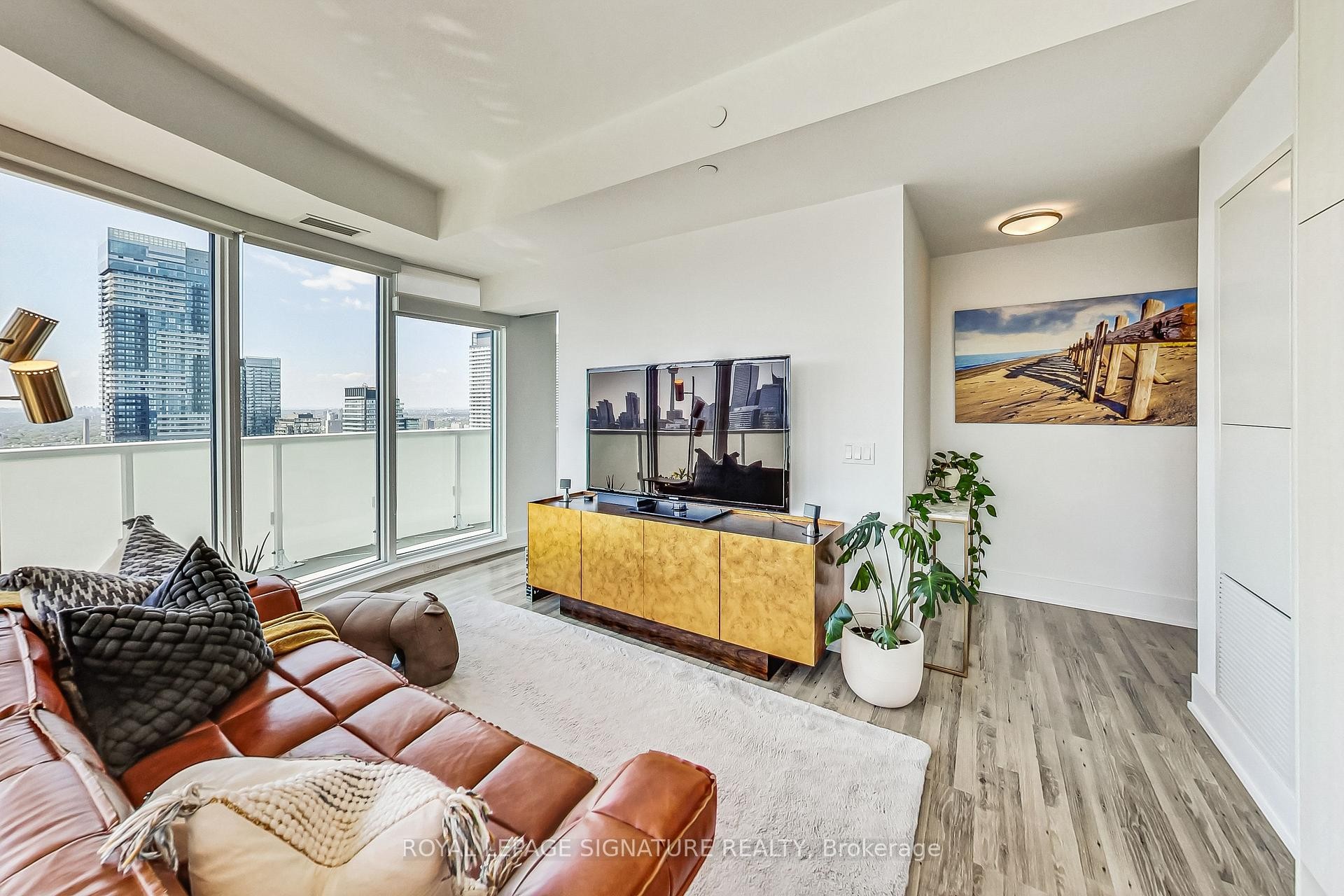 4002-403 Church Street, Toronto, ON - Indoor Photo Showing Living Room