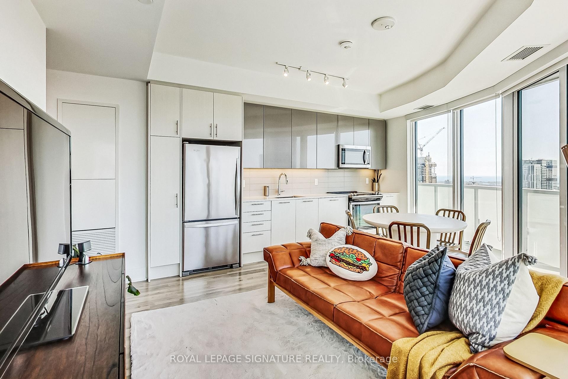 4002-403 Church Street, Toronto, ON - Indoor