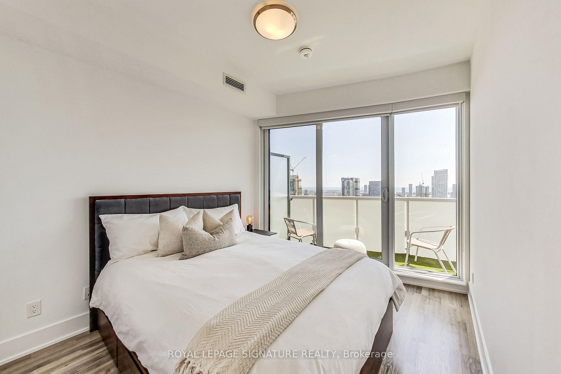 4002-403 Church Street, Toronto, ON - Indoor Photo Showing Bedroom
